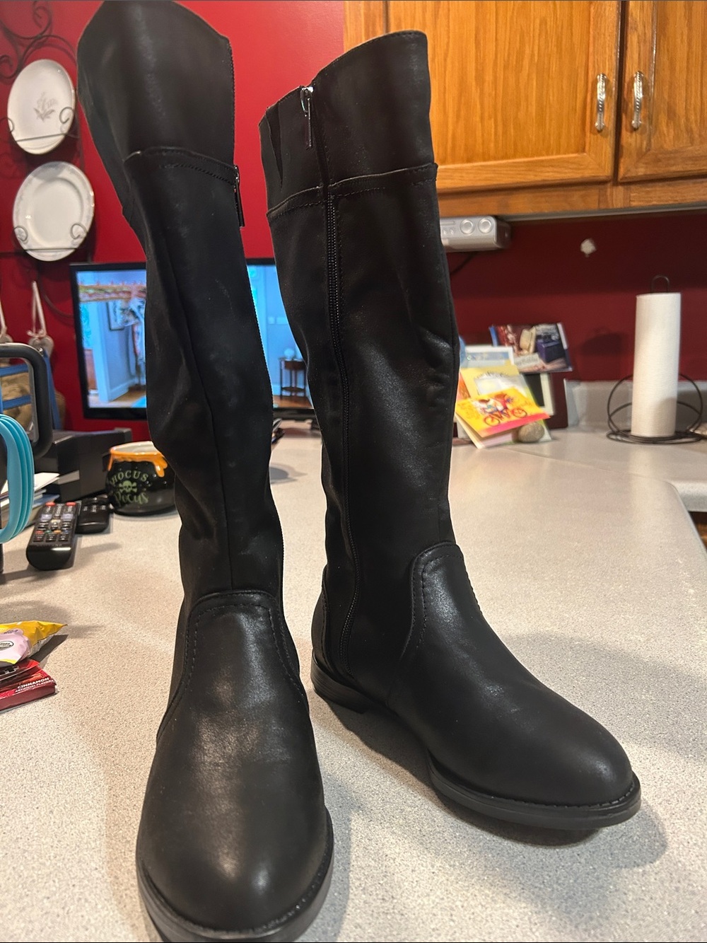 Bella Vita sz 6W Black Knee High Boots with extra wide shaft.
